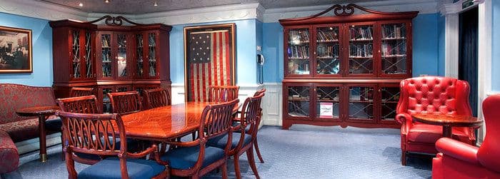 Carnival Cruise Lines Carnival Conquest Interior Library.jpg